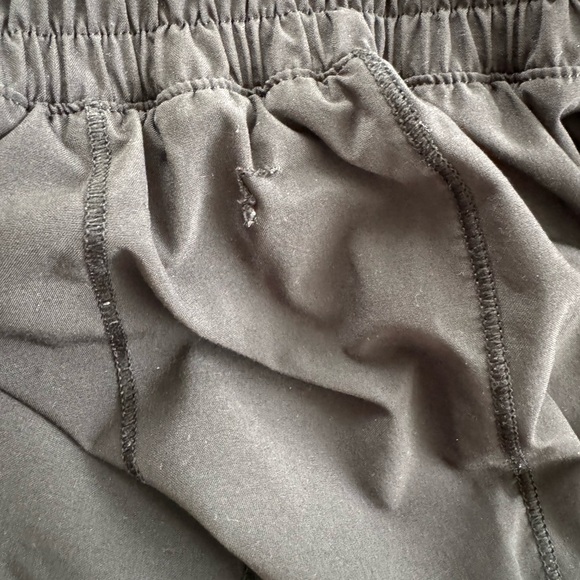 Damaged LR HH black size 4 - Picture 2 of 2